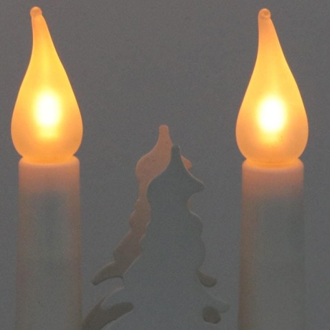 Świecznik adwentowy LED – 4 świece, białe choinki, na baterie